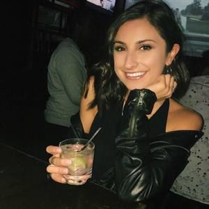 Meet your Posher, Julia